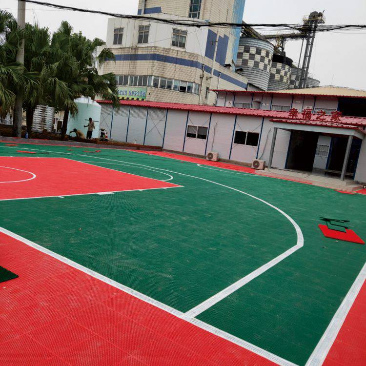 悬浮地板广州出货 全民健身路径防滑实地板 球场塑胶材料